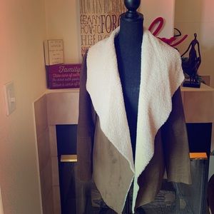 Fall sweater. Size M. Brown/olive undertone